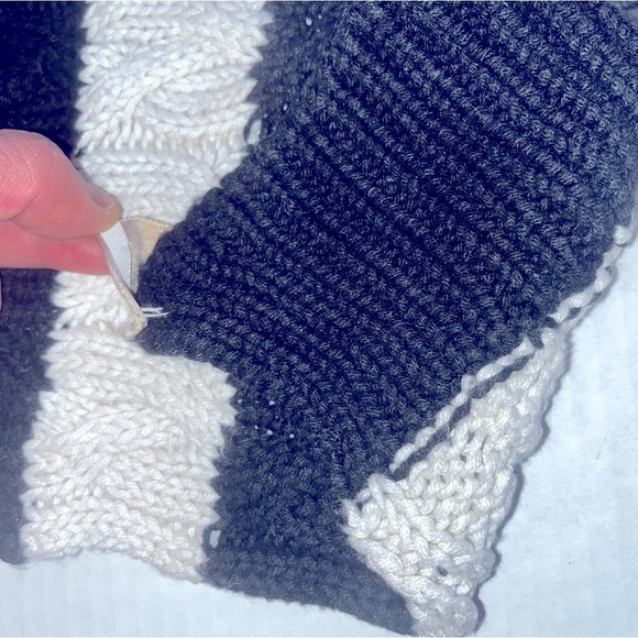 UGG Cable Knit Striped Scarf| Extra Long - Picture 4 of 4